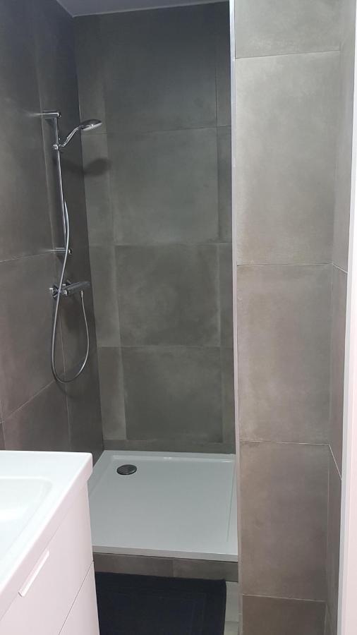 Attractive Modern Apartment Брюссель Экстерьер фото